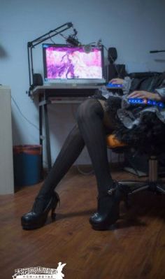 一边下奶一吃_1080P免费高清观看