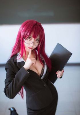 乖乖女的嫩奶女多_BD国语在线视频播放